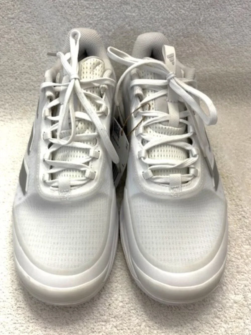 Adidas Avacourt 2 white lace-up tennis shoes NWT Size 8-1/2
